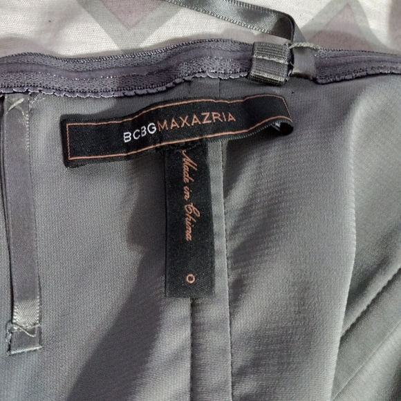 🔴4 For $25🔴 Women's Strapless Gray BCBGMaxAzria Dress - Picture 7 of 7